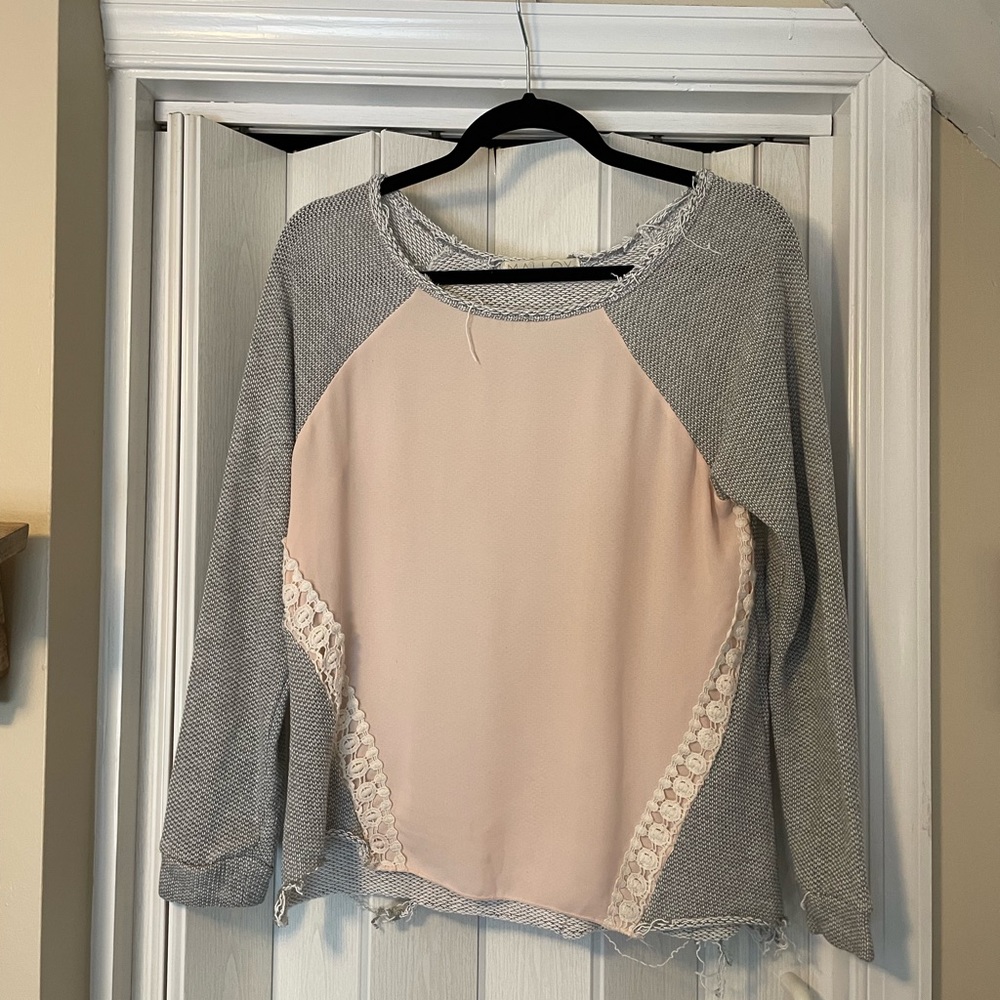 Malloy Frayed Top With Lace